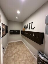 7411 Herschel Ave in San Diego, CA - Foto de edificio - Building Photo