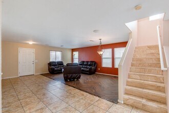 806 N 112th Dr in Avondale, AZ - Foto de edificio - Building Photo