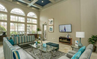 2424 E T C Jester Blvd in Houston, TX - Building Photo