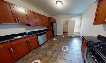 9 Beacon St, Unit 1A in Somerville, MA - Building Photo - Building Photo