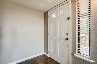 6651 N Campbell Ave-Unit -235 in Tucson, AZ - Building Photo - Building Photo