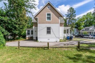 831 Brookwood Pl in Ann Arbor, MI - Building Photo - Building Photo