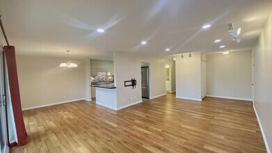 4825 Kimball Hill Dr in Rolling Meadows, IL - Building Photo - Building Photo