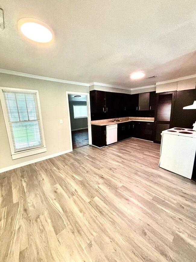 property at 1014 W Cherry Ave