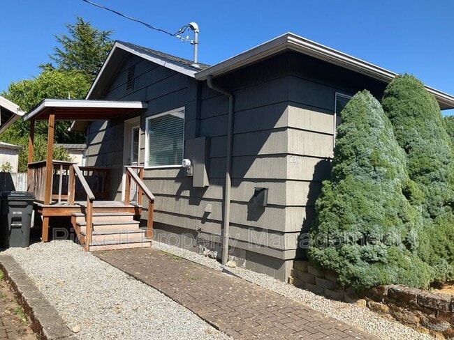 230 Apple St in Bremerton, WA - Building Photo - Building Photo