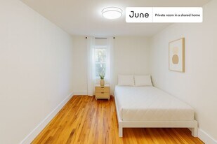 329 Pulaski St in Brooklyn, NY - Building Photo