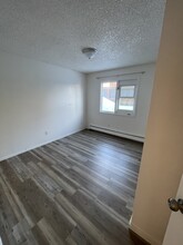 8531 Golden St, Unit Apt 1 in Anchorage, AK - Building Photo - Building Photo