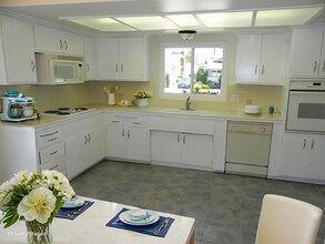 1333 E Orange Grove Ave in Orange, CA - Building Photo - Building Photo