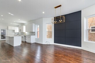 7317 S Maryland Ave in Chicago, IL - Building Photo - Building Photo