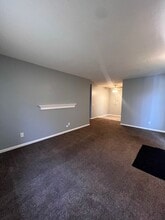 8804 Kaill Rd in Pleasant Valley, MO - Building Photo - Building Photo