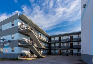 Pelican Apartments in Miami, FL - Building Photo - Building Photo