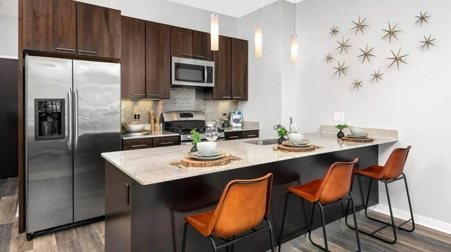 444 W Huron St, Unit 1260 in Chicago, IL - Building Photo - Building Photo
