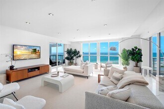 3801 Collins Ave in Miami, FL - Building Photo - Building Photo