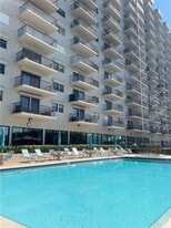 7050 Sunset Dr S in South Pasadena, FL - Building Photo