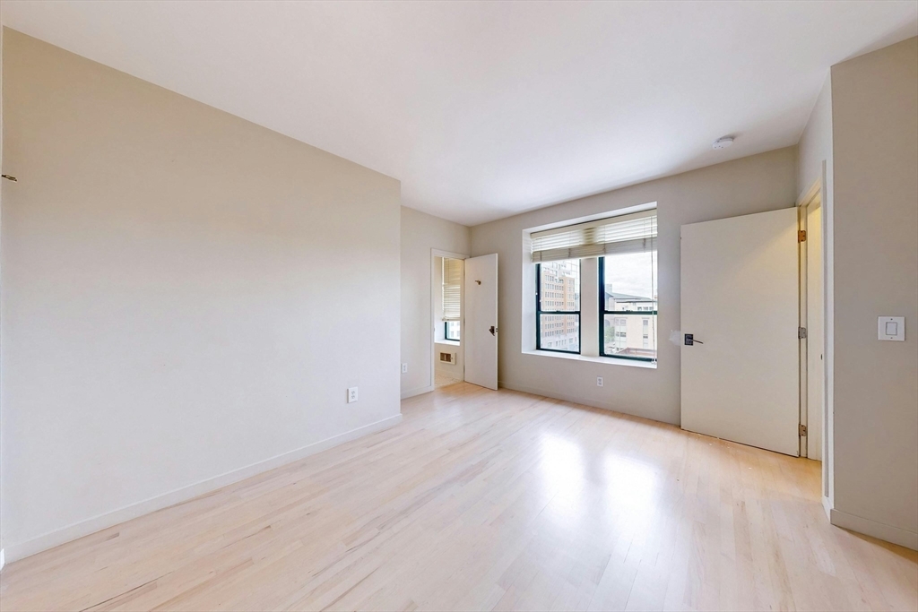 755 Boylston St, Unit 604 in Boston, MA - Foto de edificio