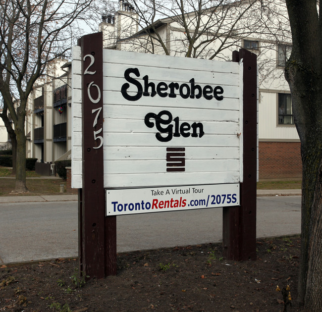 Sherobee Glen in Mississauga, ON - Building Photo - Building Photo