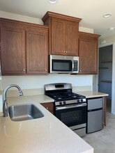 962 Perennial Ter in Davis, CA - Building Photo - Building Photo