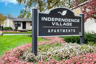 Independence Village - SUMMER REDUCED RENT in Reynoldsburg, OH - Building Photo