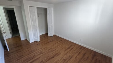171 Bellflower Rd in Winnipeg, MB - Building Photo - Building Photo