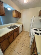 209 Versailles St in Victoria, TX - Building Photo - Building Photo