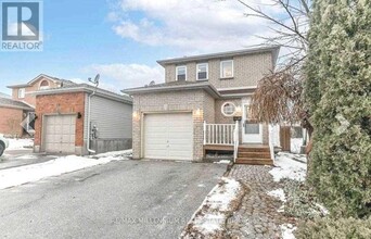 12 Assiniboine Dr in Barrie, ON - Building Photo - Building Photo