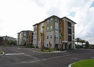 Lantower Brandon Crossroads in Tampa, FL - Building Photo - Building Photo