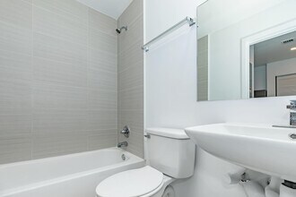 39 NW 7th Ave in Miami, FL - Foto de edificio - Building Photo