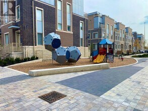 30 Almond Blossom Mews in Vaughan, ON - Building Photo - Building Photo