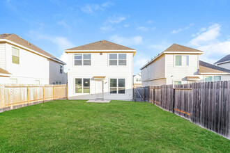 3939 Richey Silver St in Houston, TX - Building Photo - Building Photo