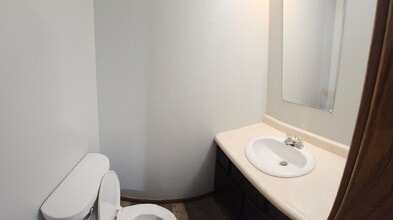 851 Forest Dr in Mansfield, OH - Building Photo - Building Photo