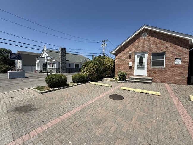 355 Bayville Ave in Bayville, NY - Building Photo - Building Photo