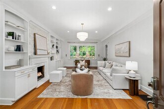 582 Lakeshore Dr NE in Atlanta, GA - Building Photo - Building Photo