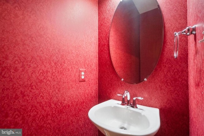 property at 6081 Madison Pointe Ct