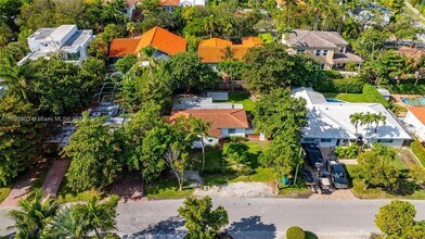 738 Fernwood Rd in Key Biscayne, FL - Building Photo - Building Photo