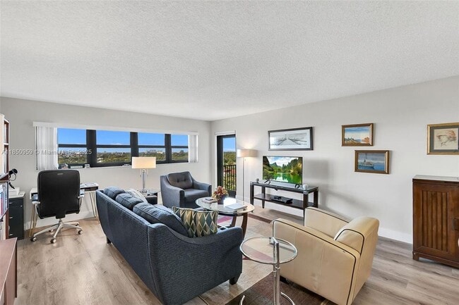 3200 Port Royale Dr N in Fort Lauderdale, FL - Building Photo - Building Photo