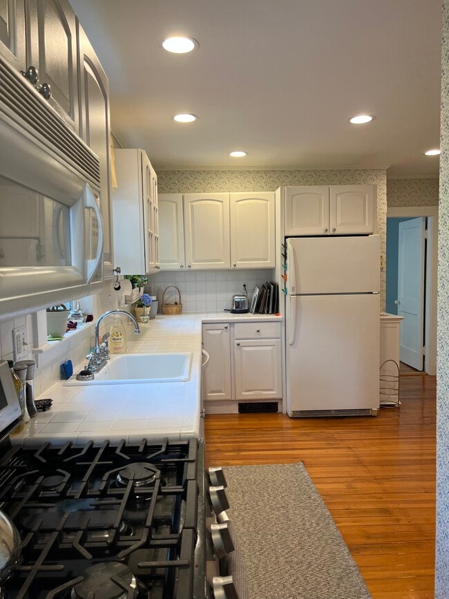 52 Mt Vernon St, Unit 1