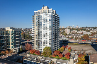 Q in New Westminster, BC - Building Photo - Building Photo