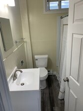 1216 W Norwegian St, Unit Apt #2 in Pottsville, PA - Building Photo - Building Photo
