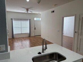 4001 Santa Maria Dr in Kissimmee, FL - Foto de edificio - Building Photo