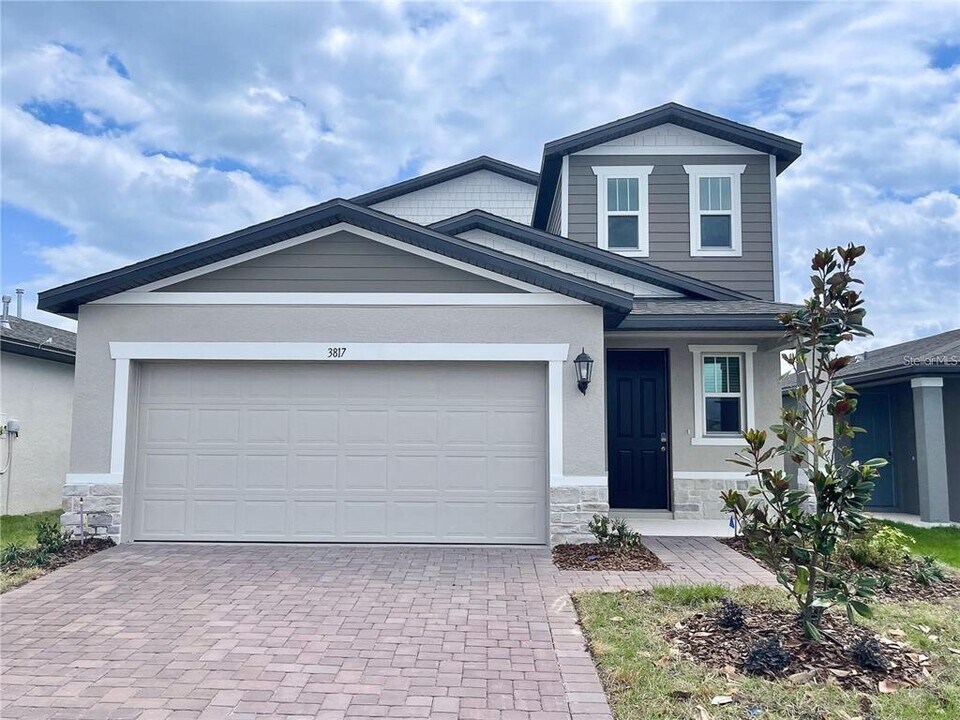 3817 Shoveler Ave in Leesburg, FL - Building Photo