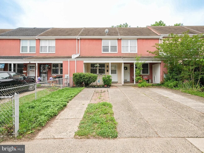 property at 1520 W Thompson St