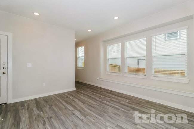 1741 Mexican Heather Dr in Leander, TX - Foto de edificio - Building Photo