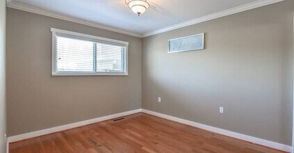 1250 Ioco Rd in Port Moody, BC - Building Photo - Building Photo
