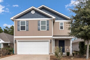 585 Earl Godwin Rd in Freeport, FL - Building Photo