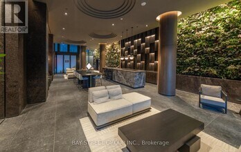 110 Broadway Ave in Toronto, ON - Building Photo - Building Photo