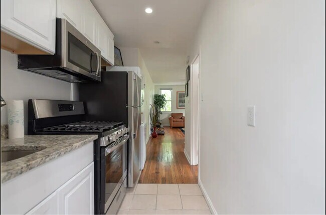 1136 45th St NE in Washington, DC - Foto de edificio - Building Photo