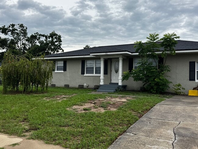 property at 931 Dunkirk Pl