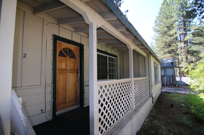 2500 Elwood Ave in South Lake Tahoe, CA - Building Photo - Building Photo