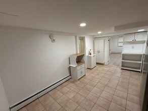 225 Travis Ave, Unit 1 LL in Elmont, NY - Foto de edificio - Building Photo