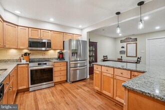 1108 Moorefield Creek Rd SW in Vienna, VA - Building Photo - Building Photo